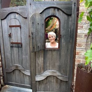 Meet your Posher, Serap